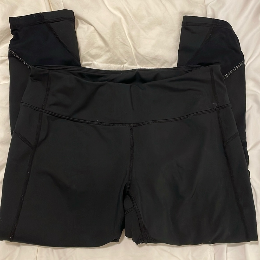 Zella Cutout Capris Leggings